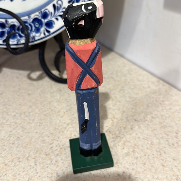 Midwest Carved wooden cow with Milk bottle rustic farmhouse decor - Picture 4 of 9